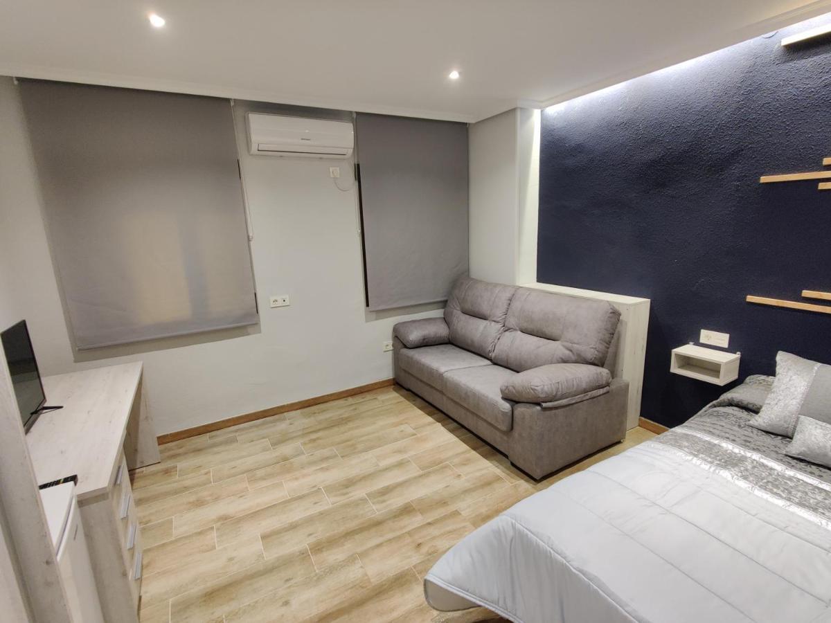 Duerme A Gusto - Tu Habitacion Acogedora En Torredonjimeno Exterior photo